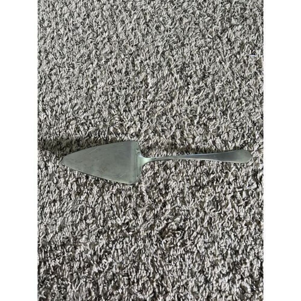 Silver pie server 11"x3"‎